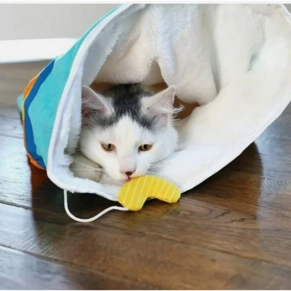 Quirky Kitty Cheesy Puffs Crinkle Play Sack Cat Toy